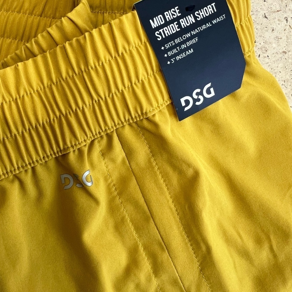 DSG Womens Size XL Mid Rise Running Shorts Lined Grounded Yellow 3in Inseam New - Picture 3 of 5